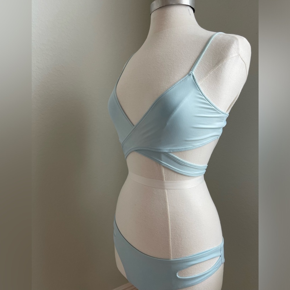 L*SPACE Bikini 2 pcs- Chloe Wrap Top + Estella Bottom in Sky Blue - Picture 11 of 16